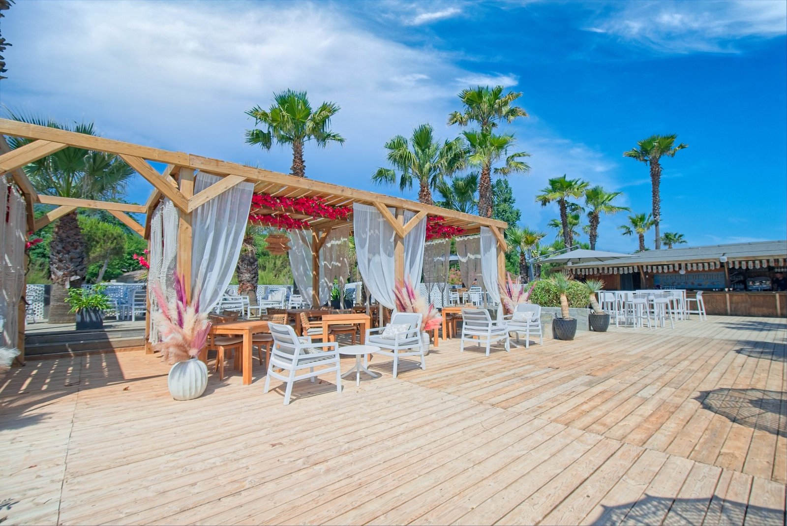 Terrasse hôtelière photographiée par Yolhan Niveau, Oktalys