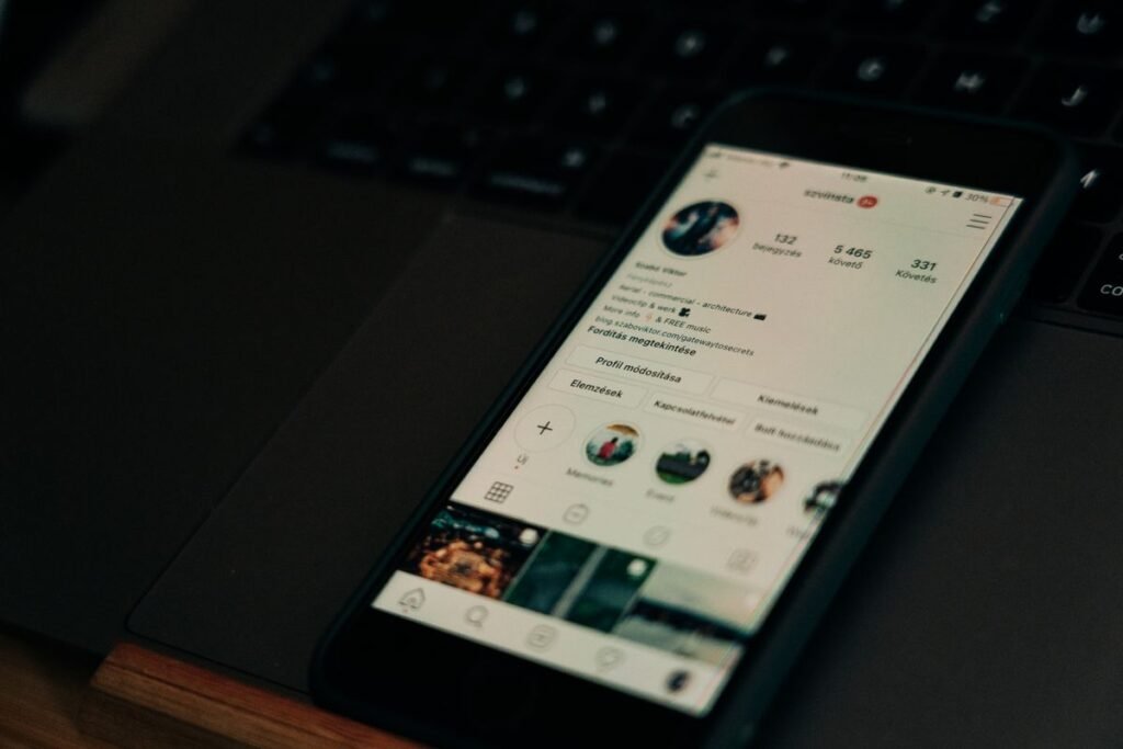 Réseaux sociaux pour commerces locaux : comment attirer plus de clients en boutique