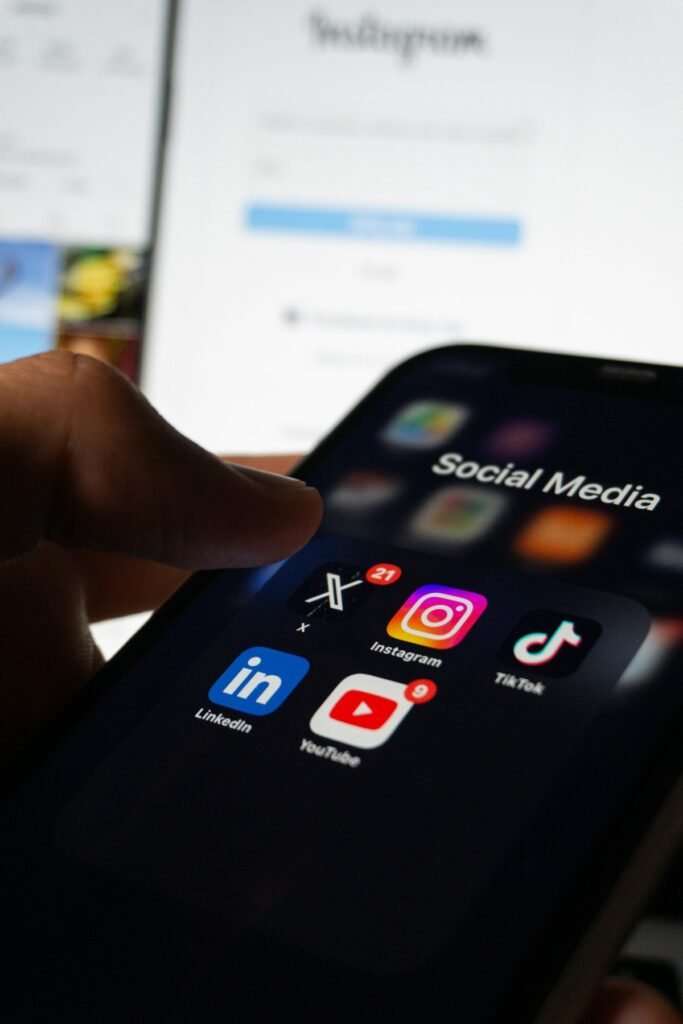 Reels vs TikTok : lequel choisir pour son activité en 2026 ?